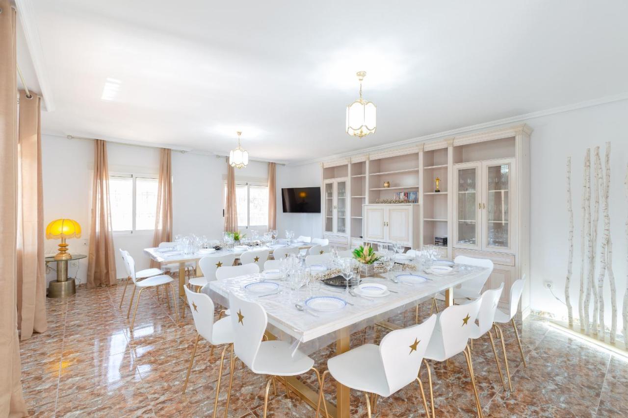 Fidalsa Grand White House Villa Tangel