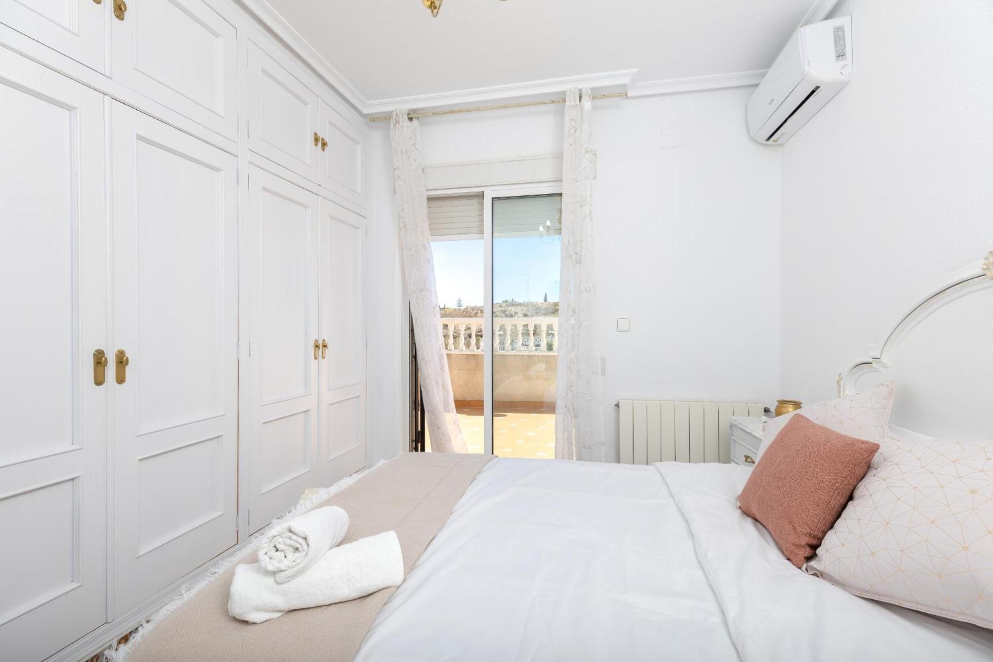 Villa Fidalsa Grand White House *