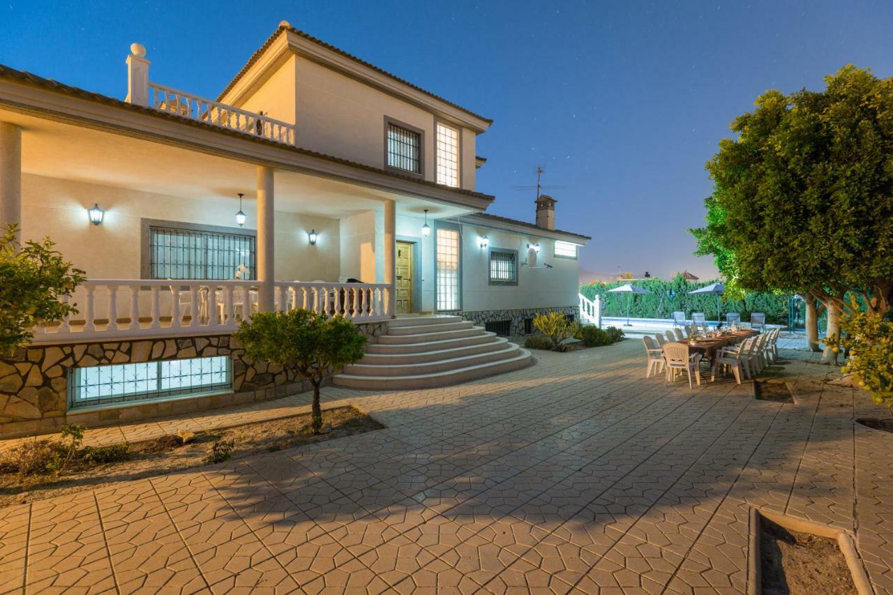 Fidalsa Grand White House Villa